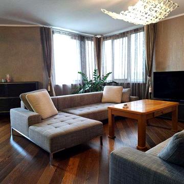 Голосіївський пр., 68. 143кв.м. Дизайнерський ремонт. Видова.Стильна