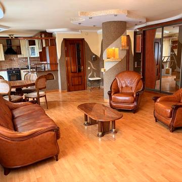 Продається 3ох кімнатна квартира 90 м2