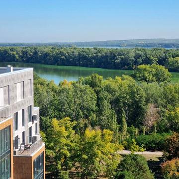Героїв просп., 1-Б