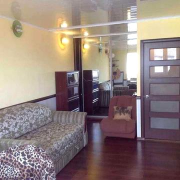 Продам 1-кімн. 32 м.кв. Ломаківська вул. 2.