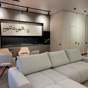 Виноградна вул., 2