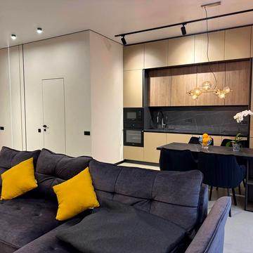 Виноградна вул., 2