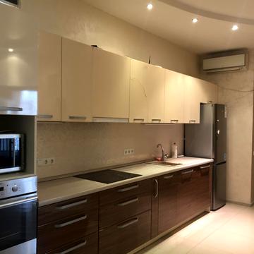 Добровольців вул. (Маршала Говорова), 18