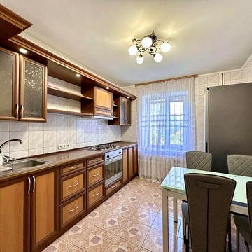 Продаж 2 кім. на Ближньому Замості