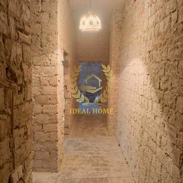 Продається 2к квартира на вул. Межигірська, ст. м. Контрактова площа