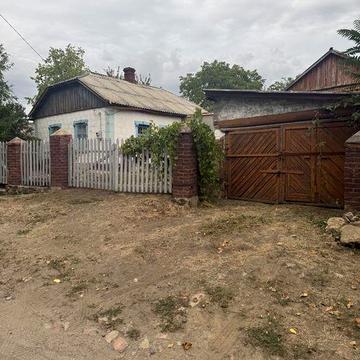 Продам житловий будинок  та земля 10 с. р-н Коледжу