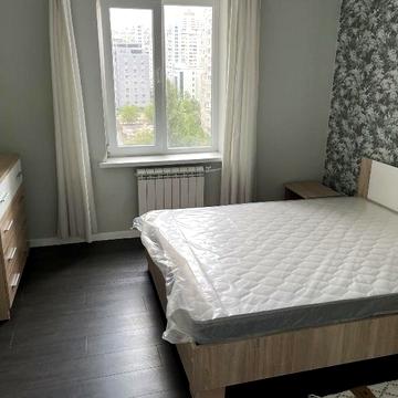 Ревуцького вул., 44