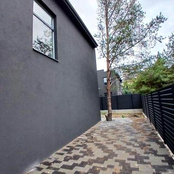 Дуплек з центральними комунікаціями