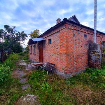 Цегляний будинок на Заріччі