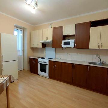 Оренда 3к.квартири вул.Салютна 1Б