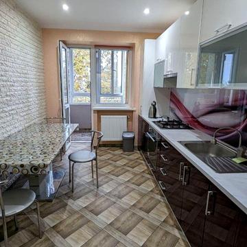 Івасюка вул., 40