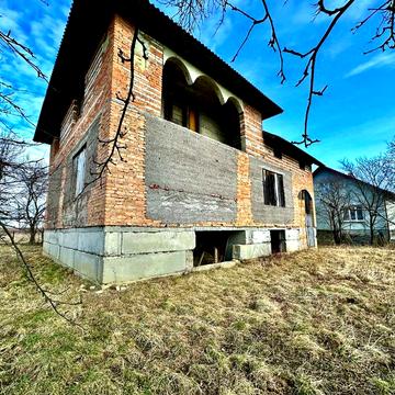 Продається просторий будинок біля м. Стрий!