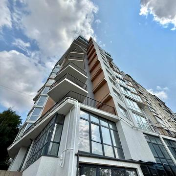 Південно-Кільцева вул., 5