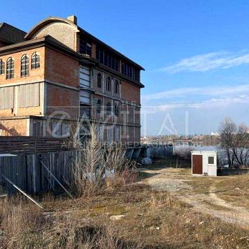 Будинок 2000 кв.м. під м.Вишгород (с. Осещина) з виходом на р.Дніпро