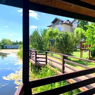 Голубое озеро. Продажа 2-комн. квартиры-студии в "клубном доме".