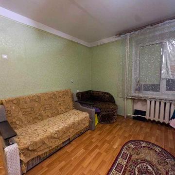 1-кімнатна квартира з меблями і технікою в гарному стані , власник