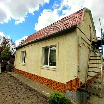 Продам жилий будинок в центрі Макарова.