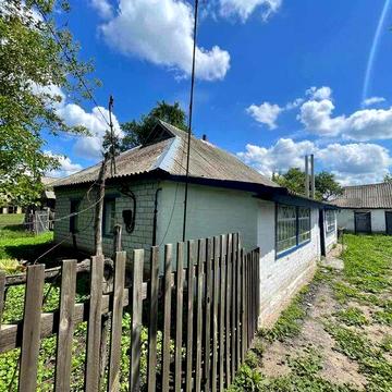 Будинок з ділянкою 25 соток. Всі комунікації. 30 хв до центру міста.