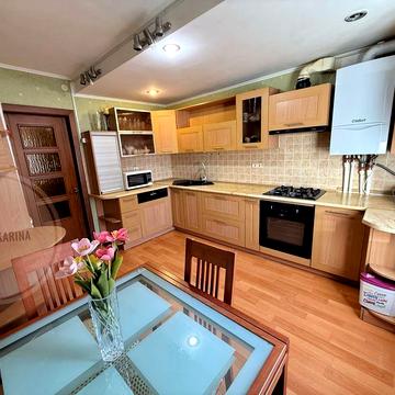 1 Лінія/Миру проспект 3к велика квартира з індивід.газ опалення