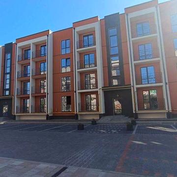 Квартира з частковим ремонтом, газове опалення, можно під сертифікат.