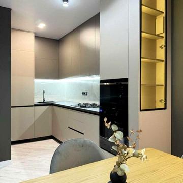 Студентська вул., 24