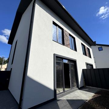 Щаслива вул., 18