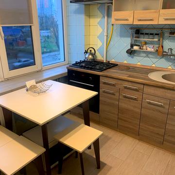 Празька вул., 3