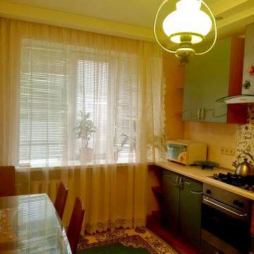 Академіка Сахарова вул., 48