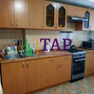 Михайла Комарова вул. (Тархова), 5