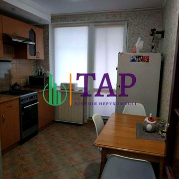 Михайла Комарова вул. (Тархова), 5