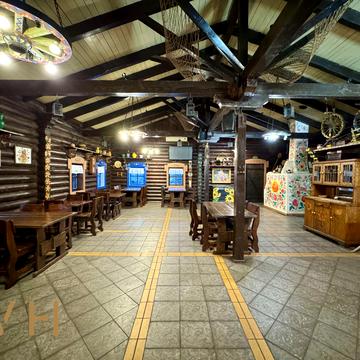 Комарова, 46