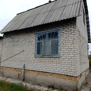 Продам дачний будинок з пічним опаленням.