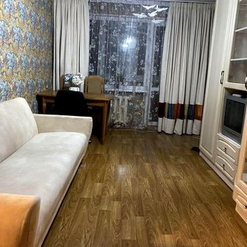 Здам 1к Квартиру вул.Космонавтів 52 Можливо на Короткий Термін Оренди