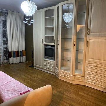 Здам 1к Квартиру вул.Космонавтів 52 Можливо на Короткий Термін Оренди