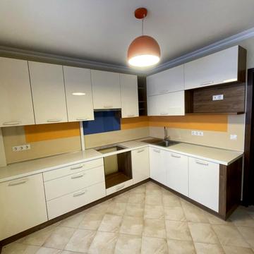 Богдана Хмельницького вул., 96