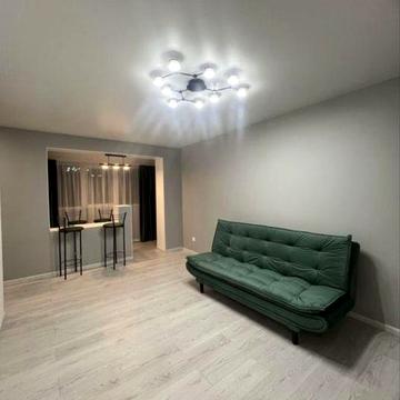 Гарна квартира з новим ремонтом. Ніхто не жив. Меблі залишаються