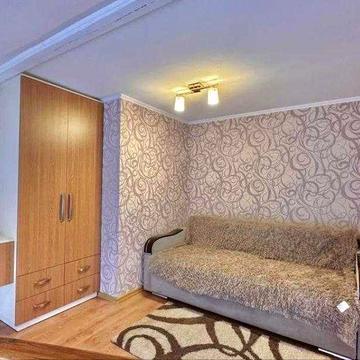 Продається 2 кімнатна готелька в районі Одеської.