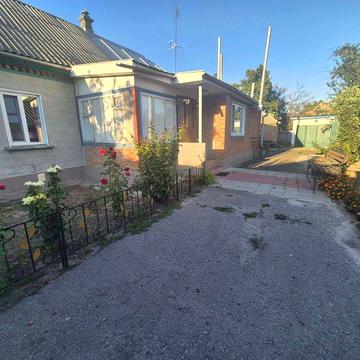 Продам будинок в районі автопарку