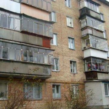 Продам 1-кімнатну квартиру 32 м², вул. Київська 300в, 1 поверх