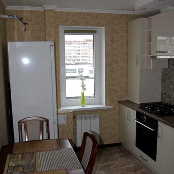 Сержа Лифаря вул. (Олександра Сабурова), 4