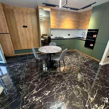 Продається 2 км квартира на проспекті Злуки, біля центру