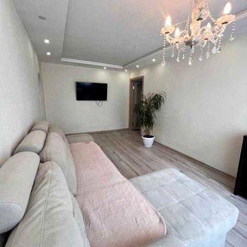 Продаж 3к квартири Набережна Перемоги / Прибрежний