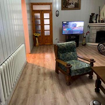 Продається 4 кімнатна квартира