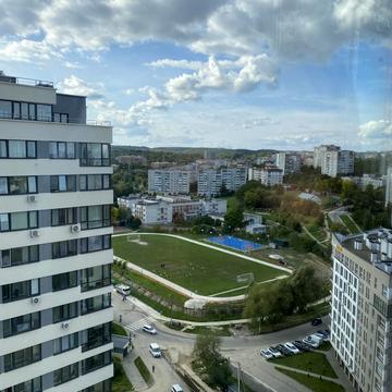 Очеретяна вул., 31