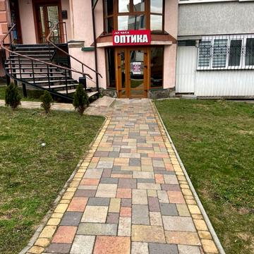 Романа Шухевича вул., 1