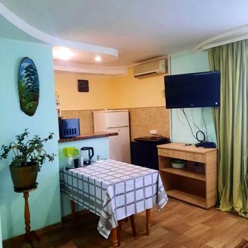 Сдам 1-кв  после ремонта на набережной в районе Поплавка 9000