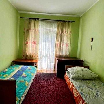 Оренда пів особняка (2 поверх) Для 2 хлопців по вул. Козацька