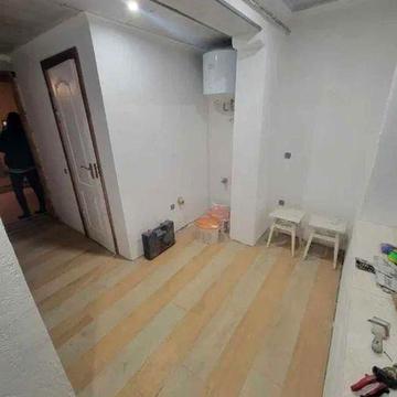 1 кім на Броварній ( Новий Світ) поблизу озера