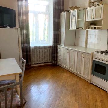 1 кімнатна квартира в центрі міста.