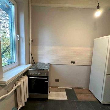 WOW СУПЕРЦІНА ! Квартира на вул. Сергія Берегового 20 ! Низький поверх